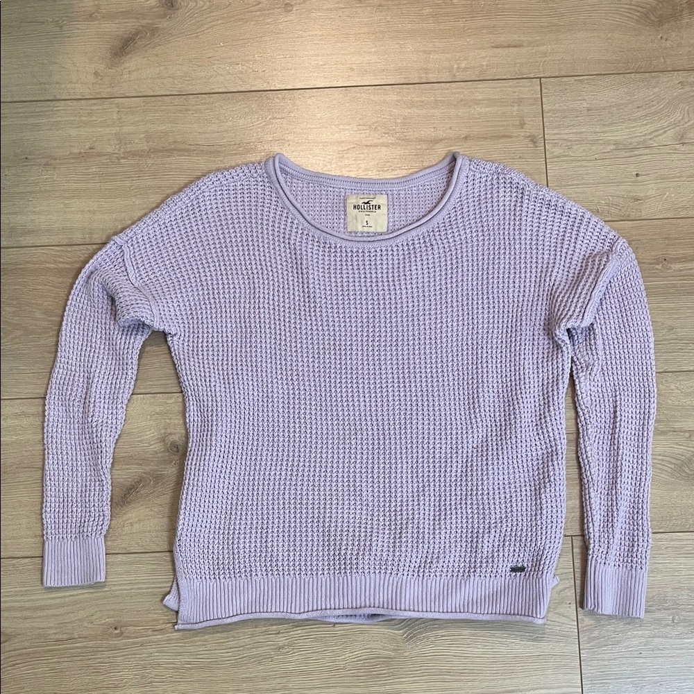 Hollister Women's Light Purple Crew Neck Sweater